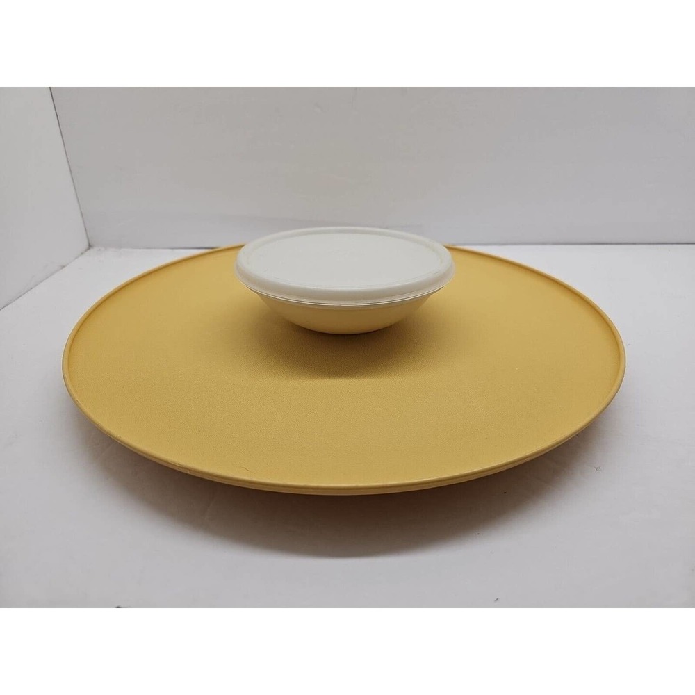 Vintage Tupperware Chip & Dip #492 Includes Bowl And Lid, Very Good Condition